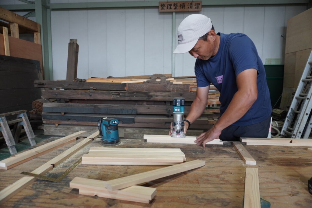 2025-10-4_WoodworkingWS_GunmaGrant73 Carpenter Jun Fukushima teaching Woodworking workshop at the Shiro Oni Art Center at Shiro Oni Studio